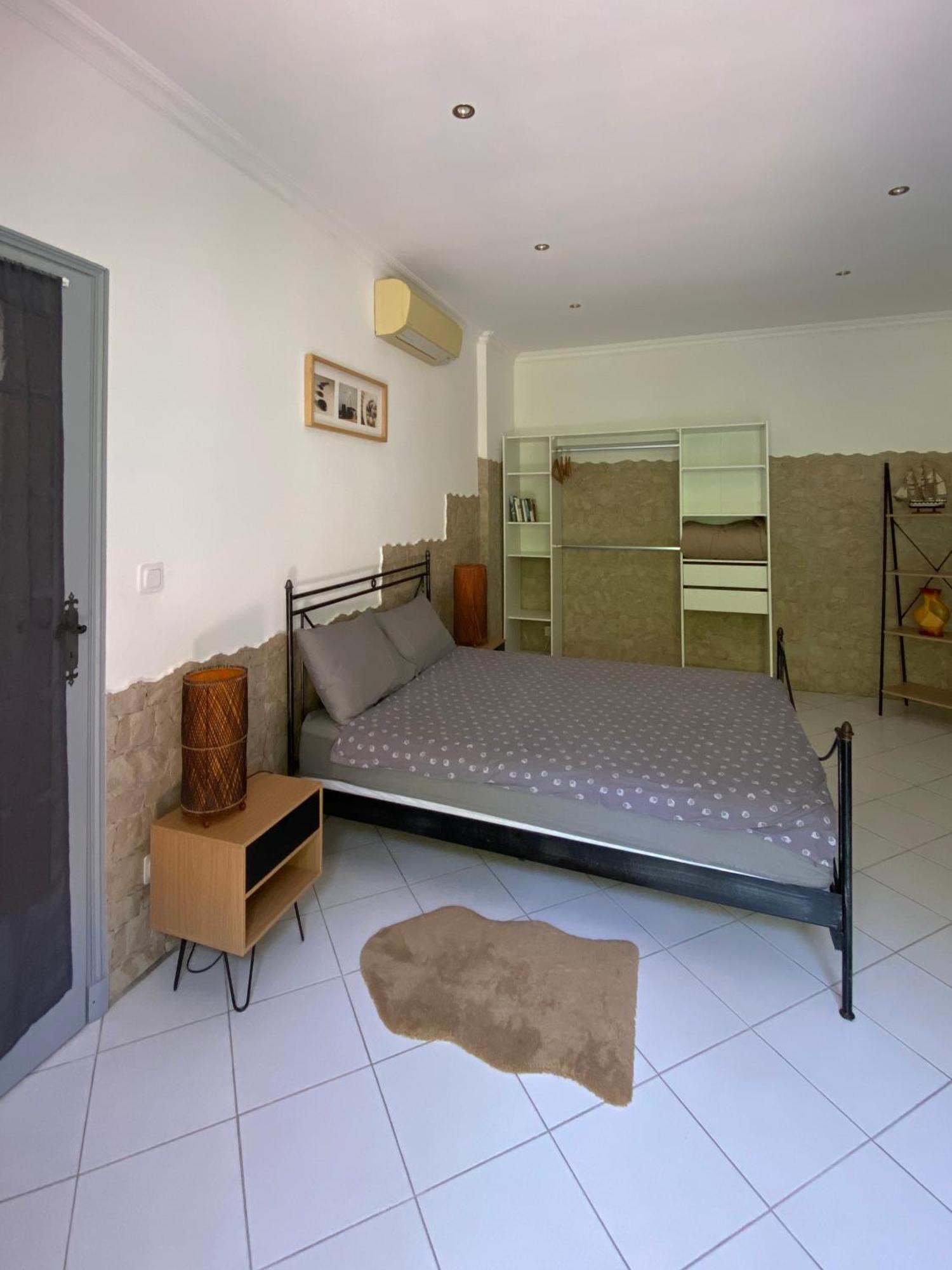 Ferienhaus Serenice - F2 Au Calme, Climatise, Wifi Et Parking Gratuit